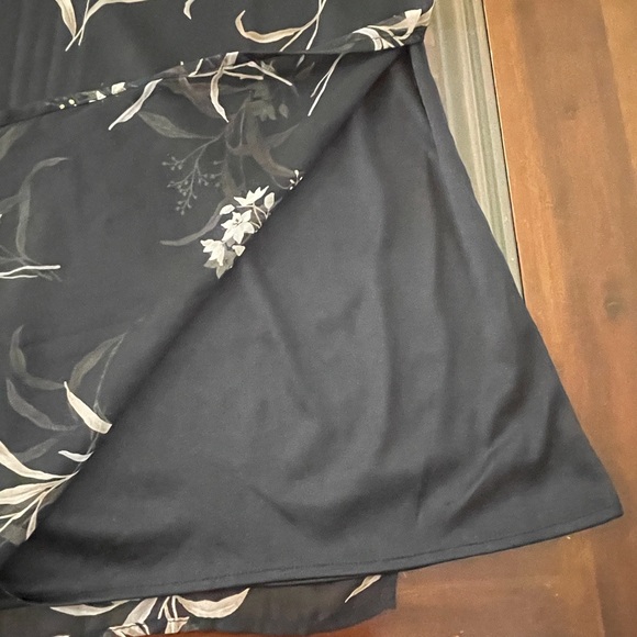 JR Bentley Women’s Floral Maxi Skirt slits size 14 NWOT - Picture 8 of 14